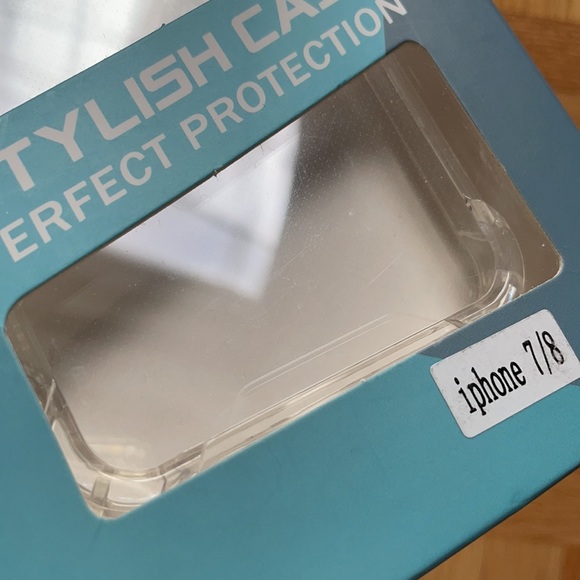 BNIB Clear iPhone 7/8 case with corner guards - Picture 3 of 3